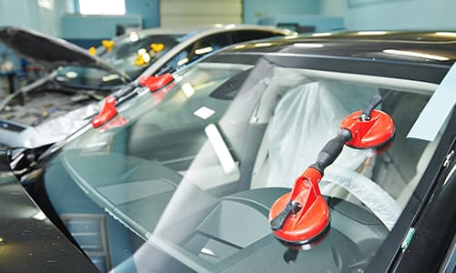 Fleet auto glass repair and replacement in Hopkins, MN